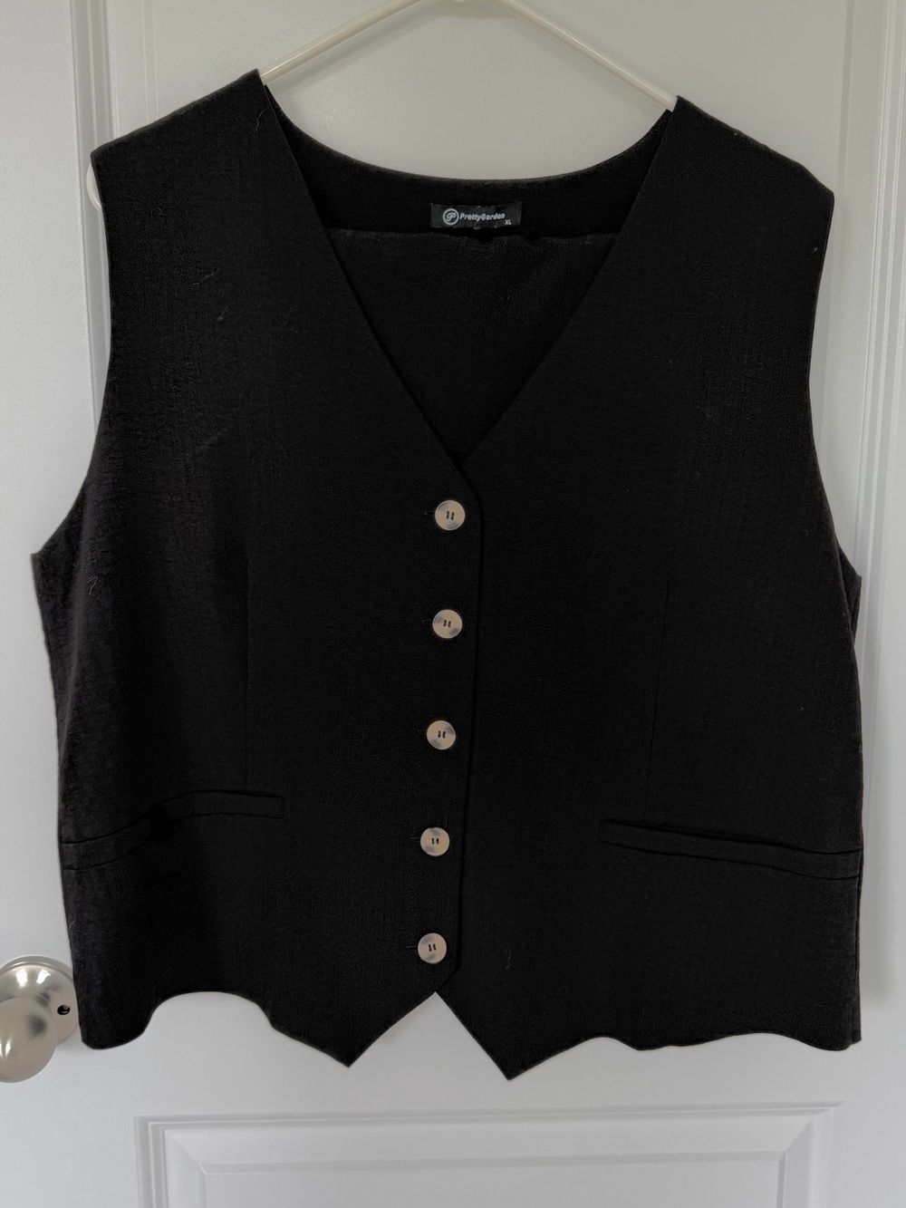Women's Black Tailored Vest & Shorts Set - Sleek Two-Piece - Picture 4 of 10